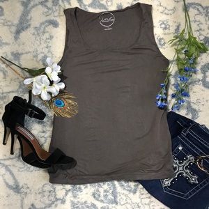 Grey tank top